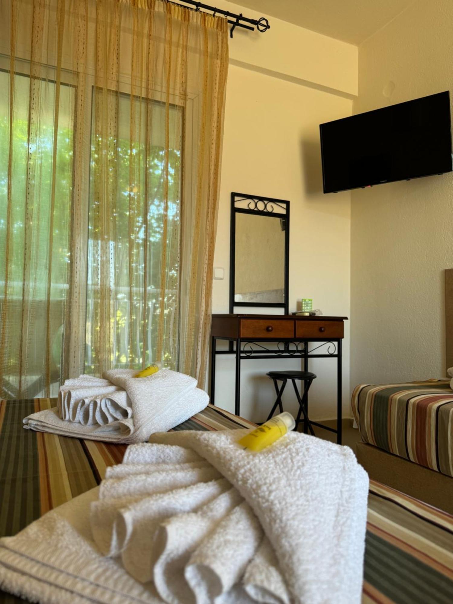 Dafnes Rooms Fourka Buitenkant foto