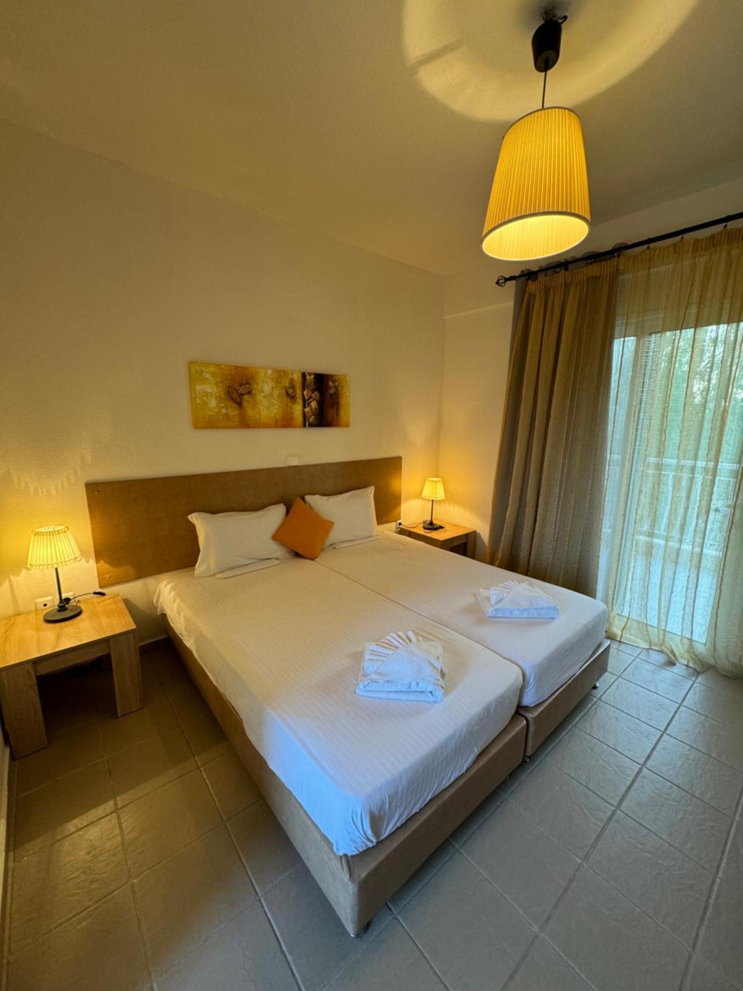 Dafnes Rooms Fourka Buitenkant foto