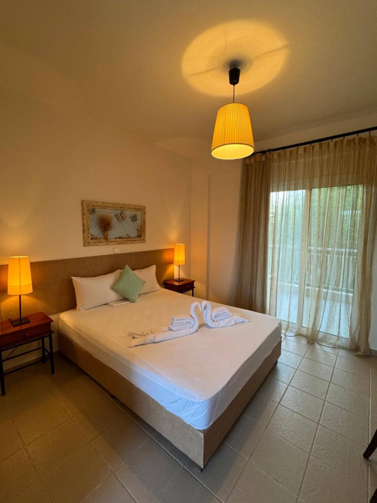 Dafnes Rooms Fourka Buitenkant foto