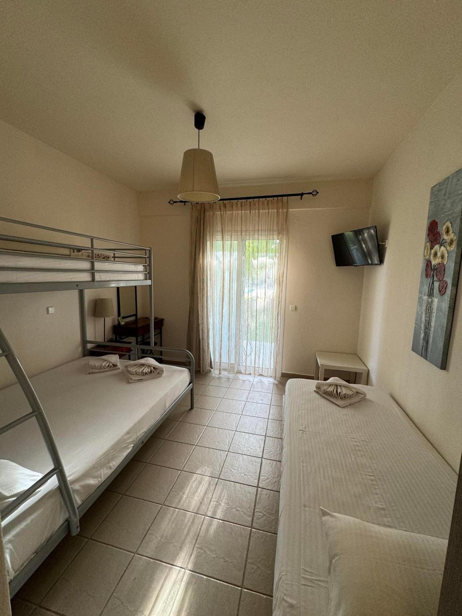 Dafnes Rooms Fourka Buitenkant foto